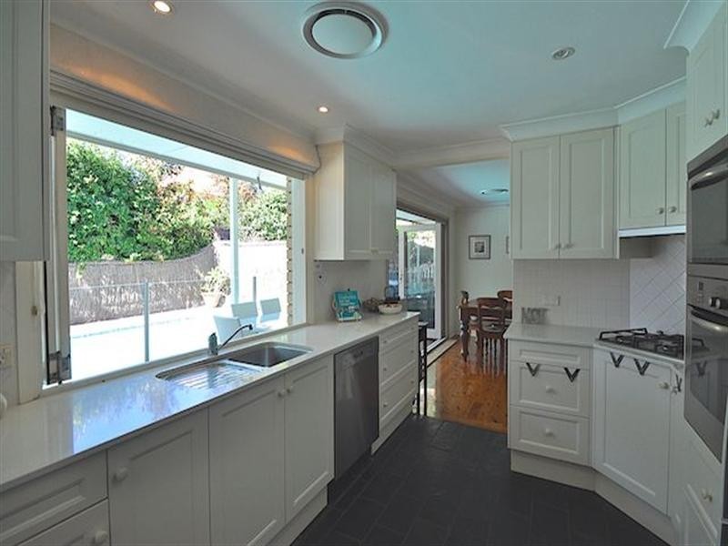 15 Raymond Avenue, Turramurra NSW 2074