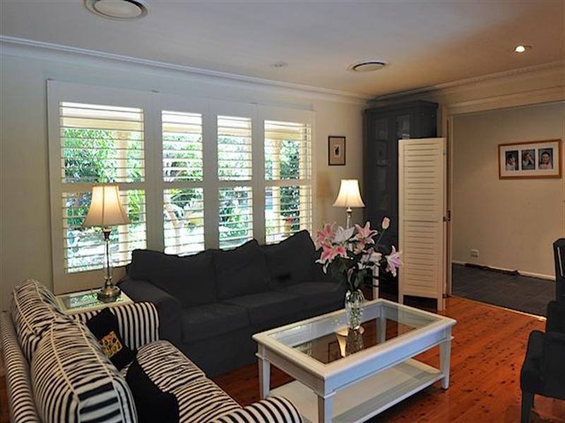 15 Raymond Avenue, Turramurra NSW 2074