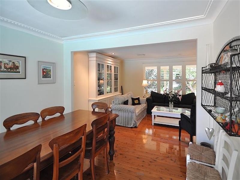 15 Raymond Avenue, Turramurra NSW 2074