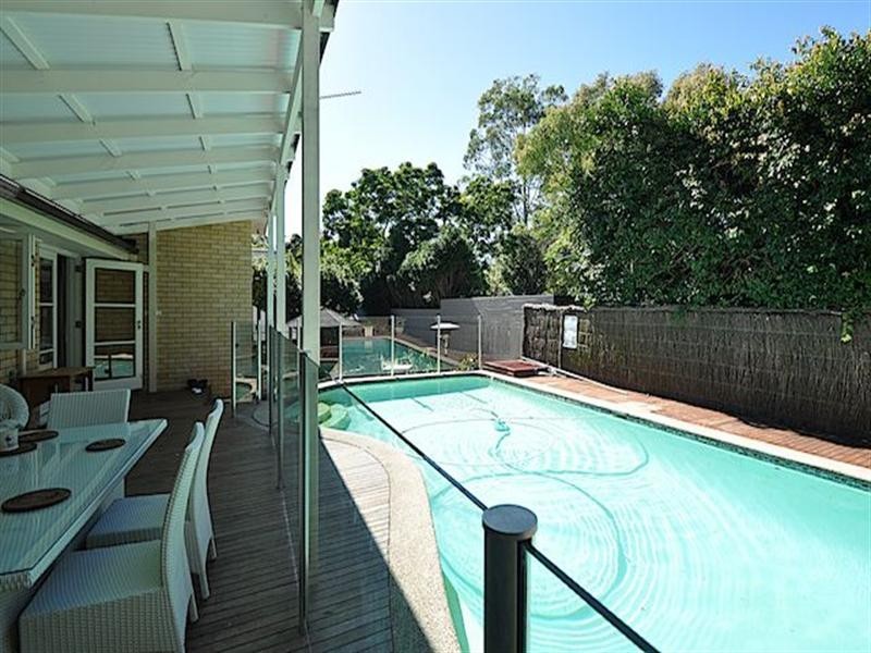 15 Raymond Avenue, Turramurra NSW 2074