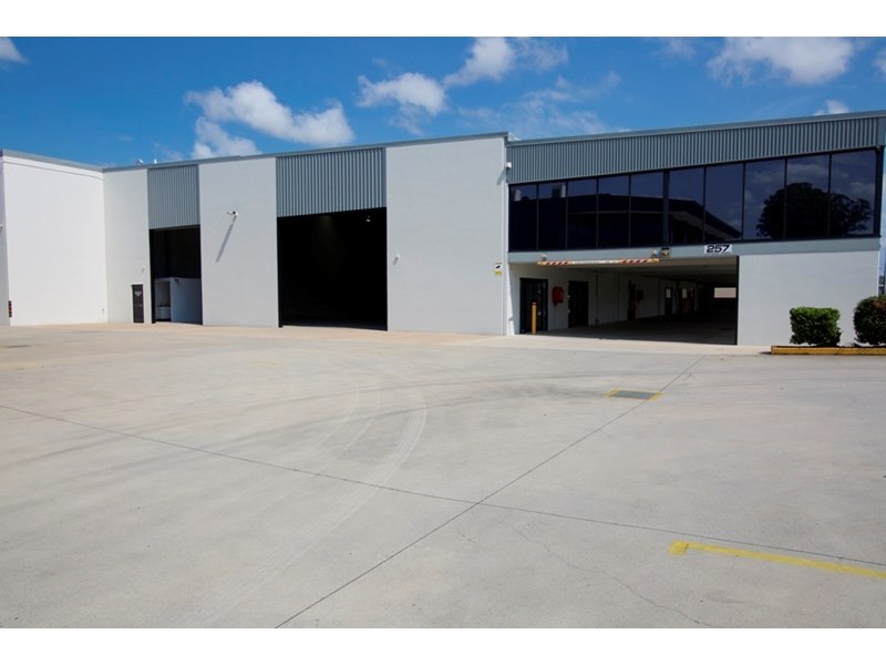 1 and 2/257 Leitchs Road, Brendale QLD 4500
