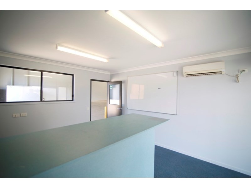 1 and 2/257 Leitchs Road, Brendale QLD 4500