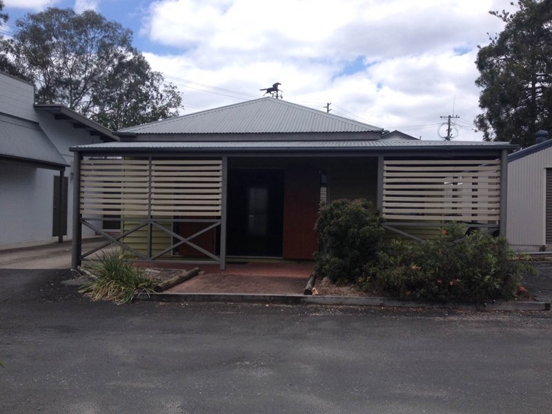 1/220 Mt Glorious Road, Samford Valley QLD 4520