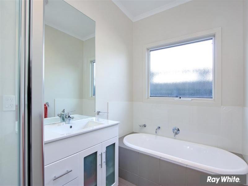 17 Saltaire Lane, Mornington VIC 3931