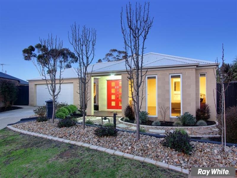 10 Sweetlands Court, Mount Martha VIC 3934