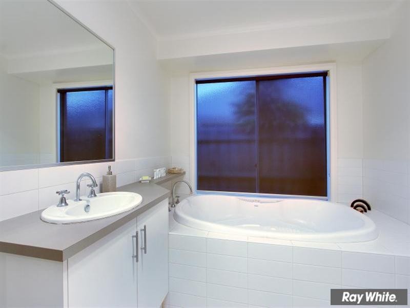 10 Sweetlands Court, Mount Martha VIC 3934