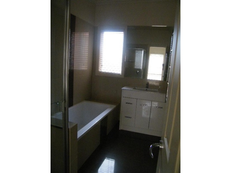 2 Tyalla Grove, Mornington VIC 3931