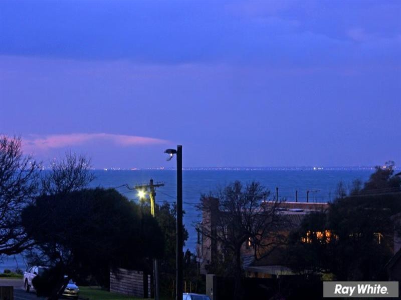 13 Cook Street, Mornington VIC 3931