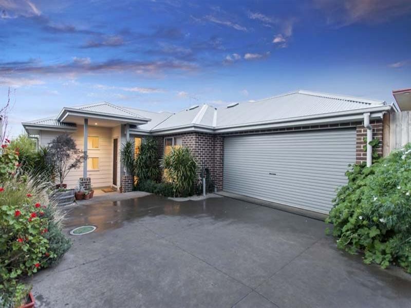 2/61 Mitchell Street, Mornington VIC 3931