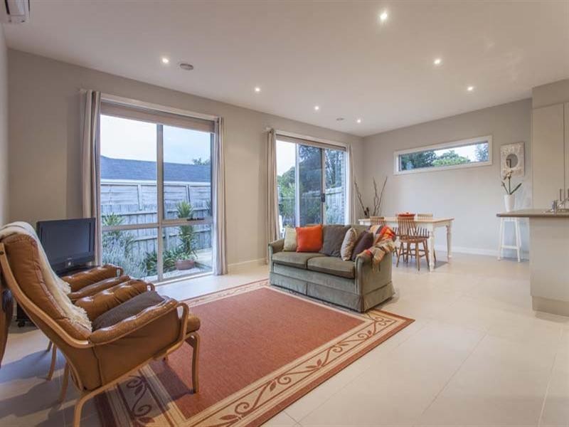 2/61 Mitchell Street, Mornington VIC 3931