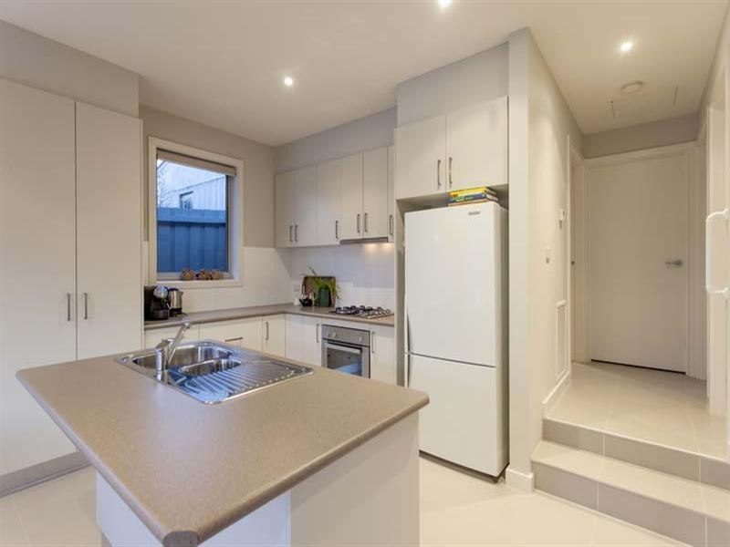 2/61 Mitchell Street, Mornington VIC 3931