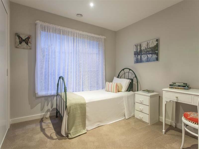 2/61 Mitchell Street, Mornington VIC 3931