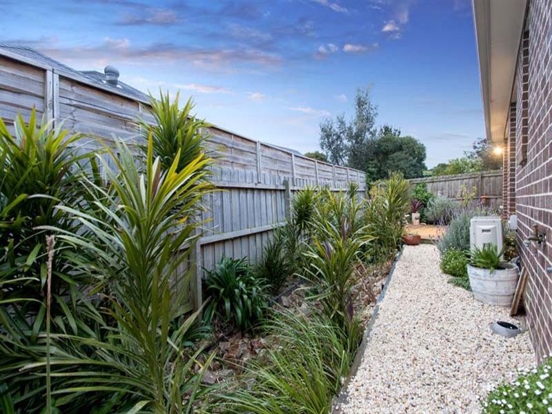 2/61 Mitchell Street, Mornington VIC 3931