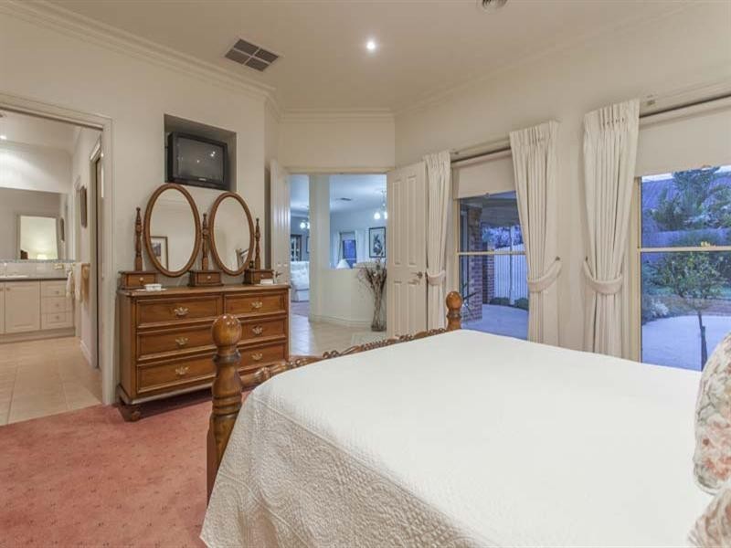 79 Summerfield Drive, Mornington VIC 3931