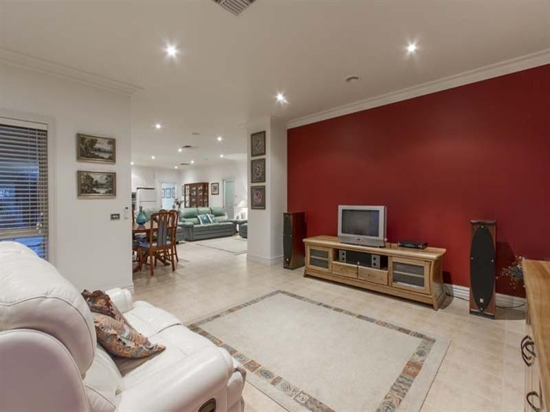 79 Summerfield Drive, Mornington VIC 3931