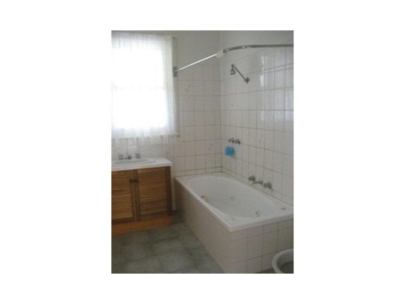 21 First Avenue, Rosebud VIC 3939