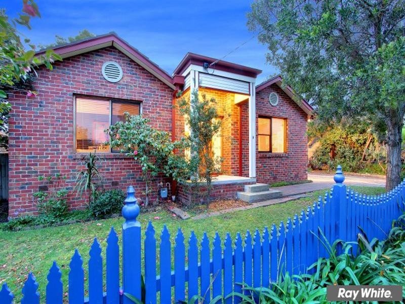 16 Moona Avenue, Mornington VIC 3931