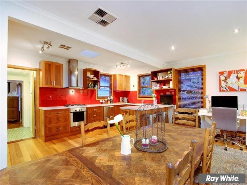 16 Moona Avenue, Mornington VIC 3931