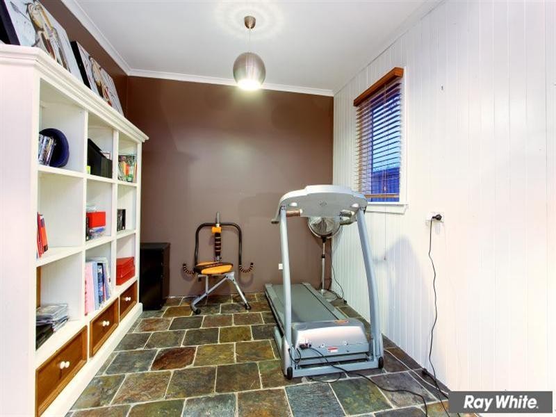 16 Moona Avenue, Mornington VIC 3931