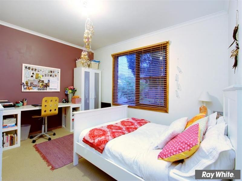 16 Moona Avenue, Mornington VIC 3931