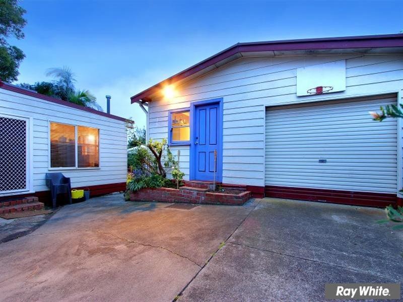 16 Moona Avenue, Mornington VIC 3931
