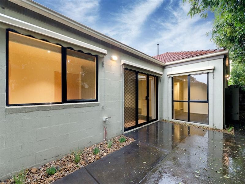 2/12 Macdonald Grove, Mornington VIC 3931