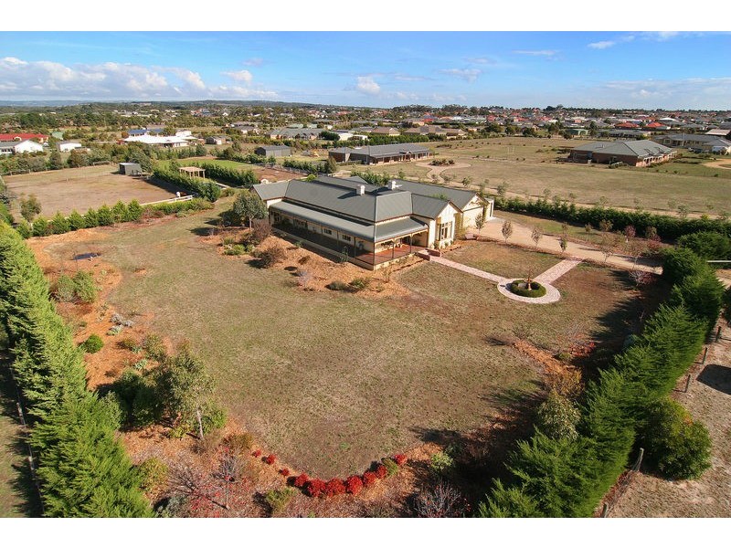 22 Benton Grange, Mornington VIC 3931