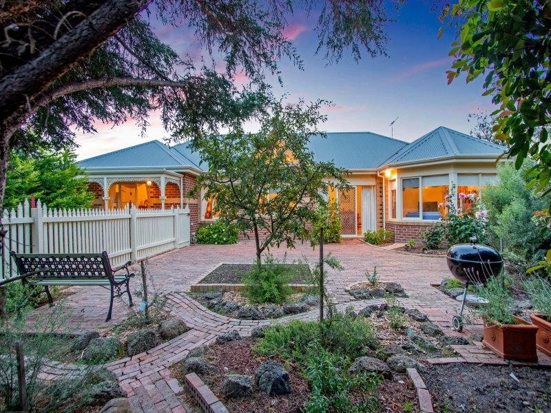 2 Morning Mist Court, Mornington VIC 3931