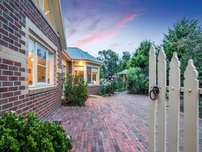 2 Morning Mist Court, Mornington VIC 3931