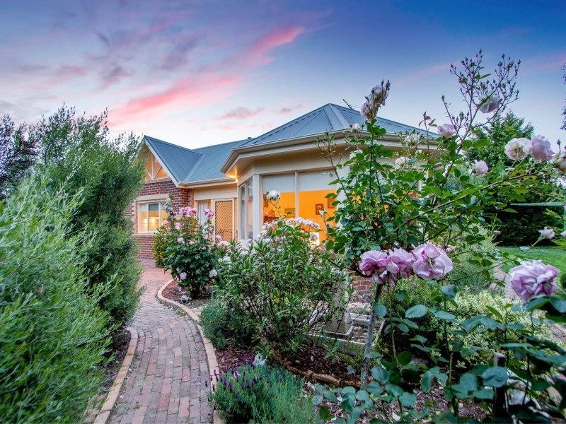 2 Morning Mist Court, Mornington VIC 3931
