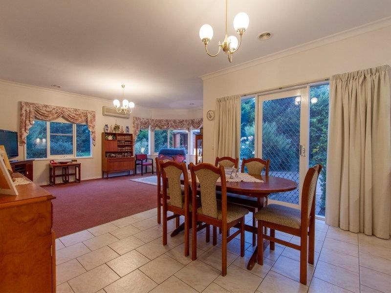 2 Morning Mist Court, Mornington VIC 3931