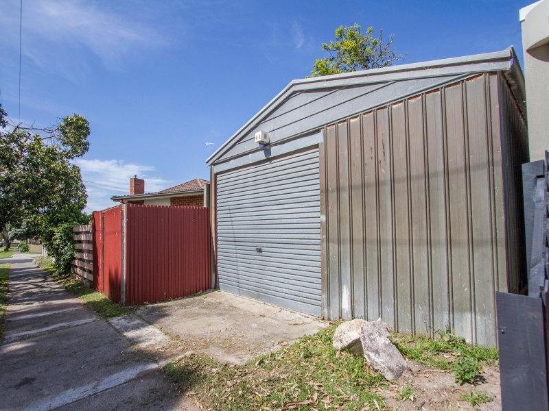 2 Moona Avenue, Mornington VIC 3931