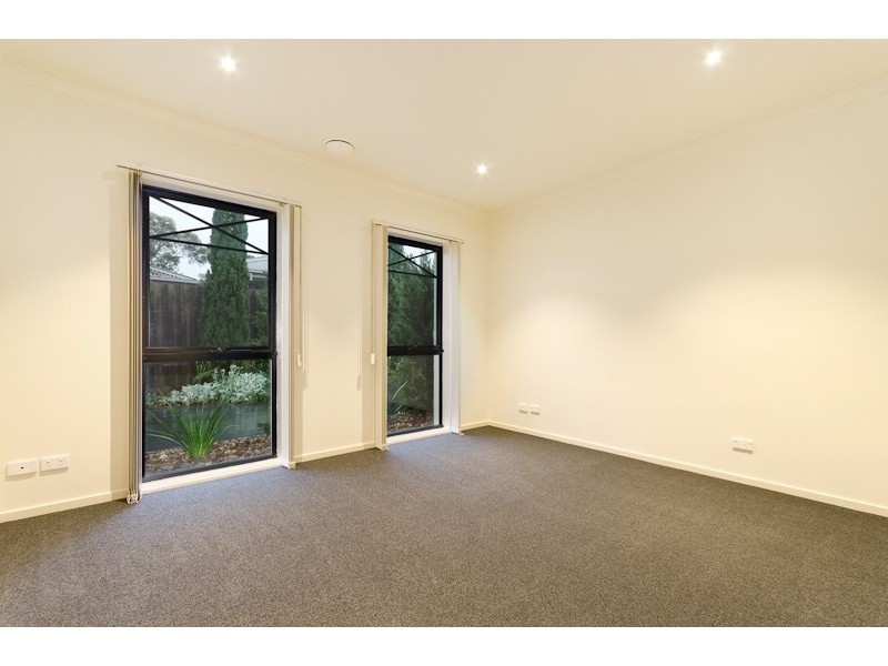 2/12 Macdonald Grove, Mornington VIC 3931