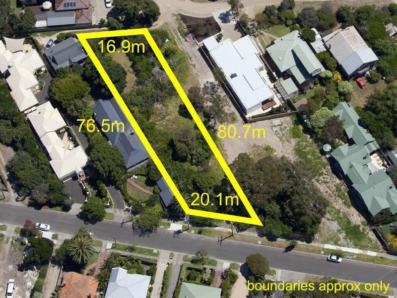 18 King Georges Avenue, Mornington VIC 3931