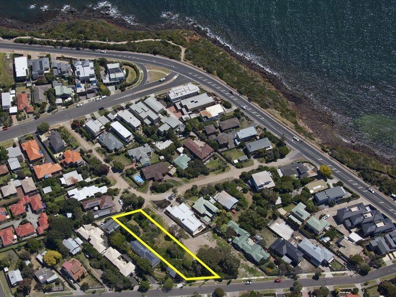 18 King Georges Avenue, Mornington VIC 3931