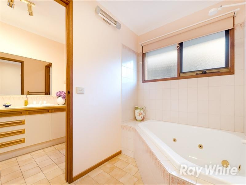 137 Somerset Drive, Mount Martha VIC 3934