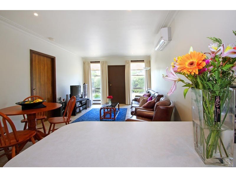 2/56 Venice Street, Mornington VIC 3931