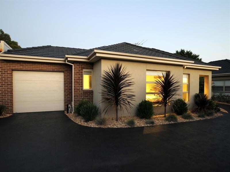 2/239 Dunns Road, Mornington VIC 3931