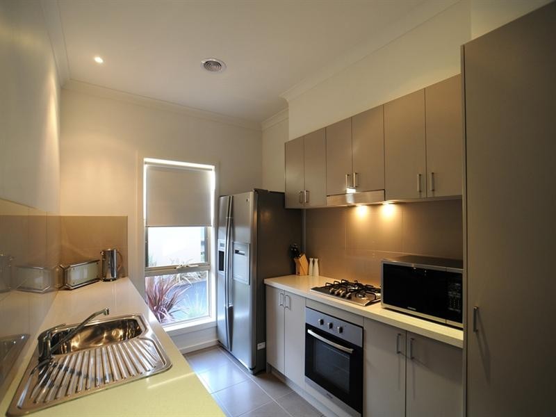 2/239 Dunns Road, Mornington VIC 3931