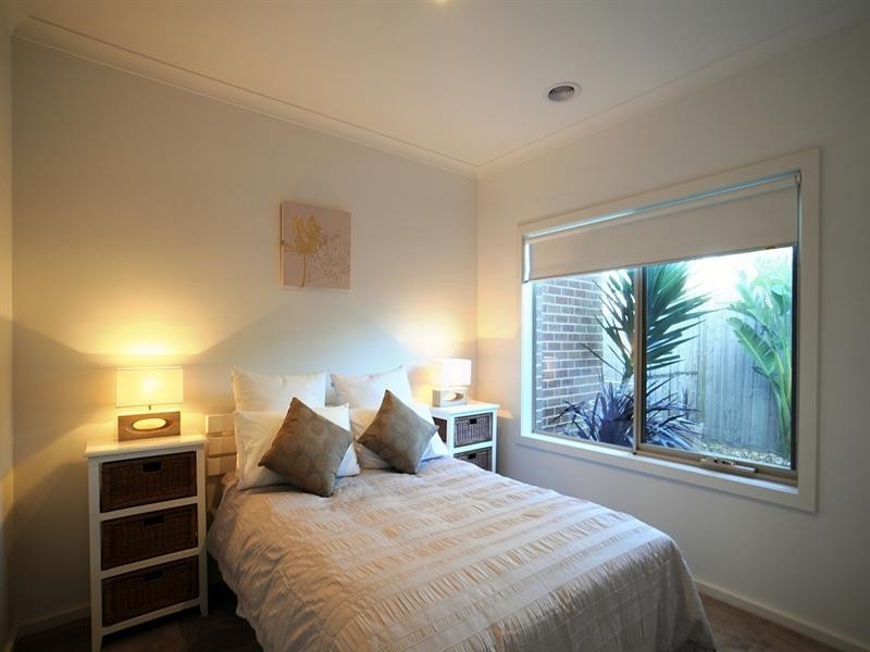 2/239 Dunns Road, Mornington VIC 3931