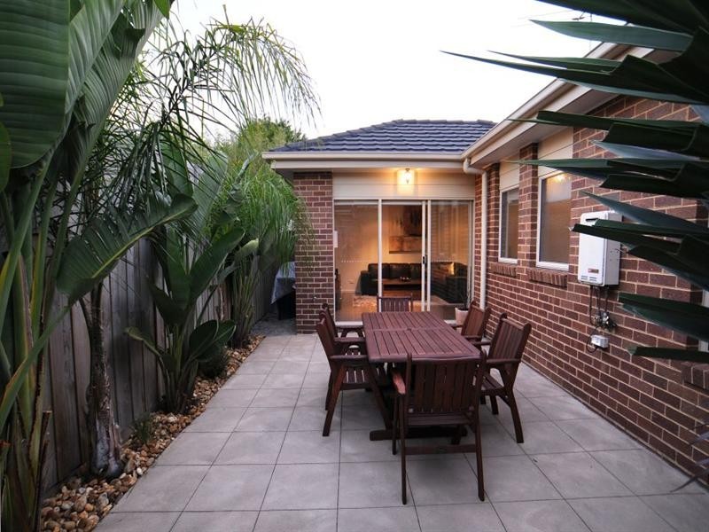 2/239 Dunns Road, Mornington VIC 3931