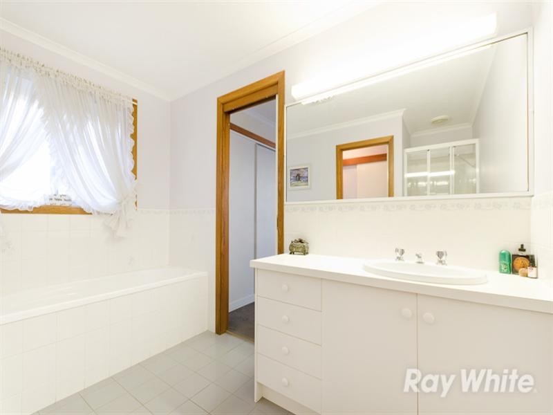 73 Wensleydale Drive, Mornington VIC 3931