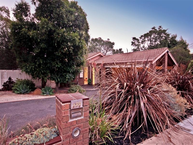 120 Clarendon Drive, Somerville VIC 3912