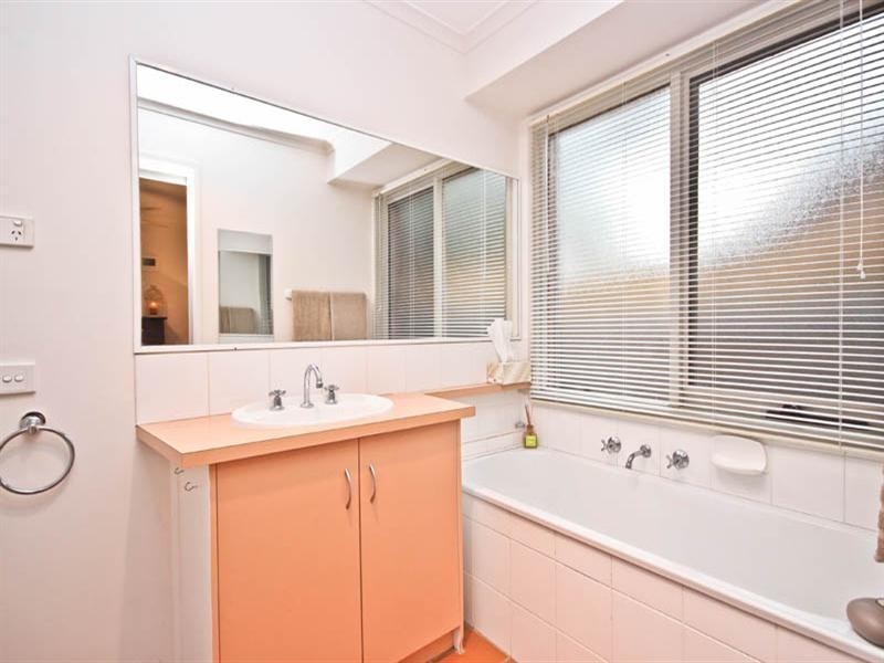 120 Clarendon Drive, Somerville VIC 3912