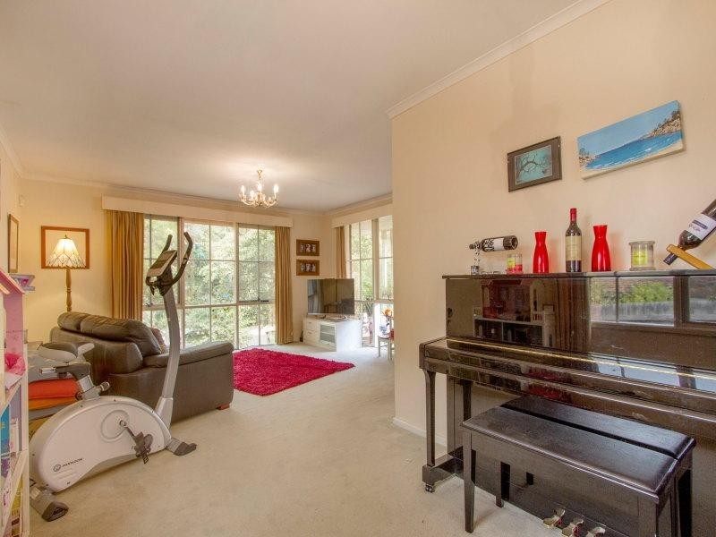 45 Carnoustie Grove, Mornington VIC 3931