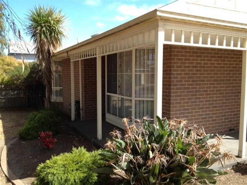 2/7-9 Carol Street, Mornington VIC 3931