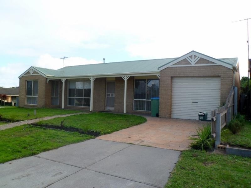 18 Settlers Way, Mount Martha VIC 3934