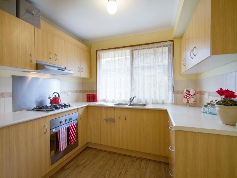 8 Elanora Court, Mornington VIC 3931