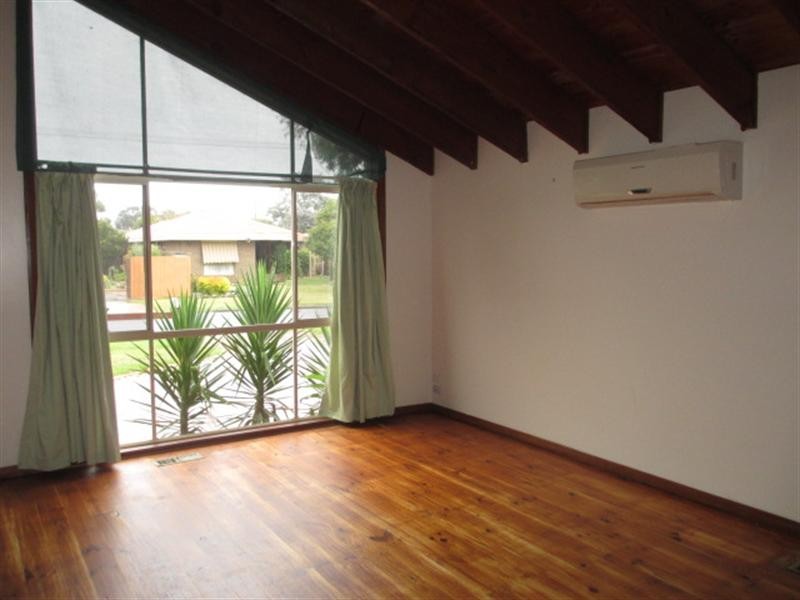 1/16 Swansea Grove, Mornington VIC 3931