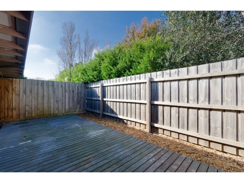 2/18 Separation Street, Mornington VIC 3931